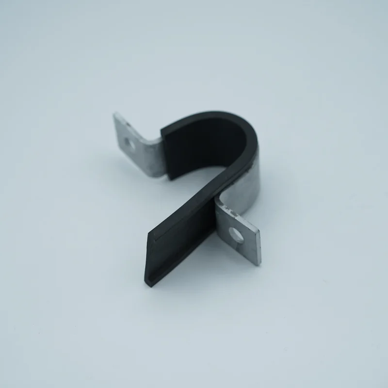 316L stainless pipe clamp — smooth stainless hardware for washdown and splash zones in food and pharmaceutical plants