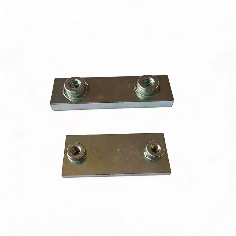 WQL-C twin welded base plate — angled view, zinc-plated steel — DIN 3015
