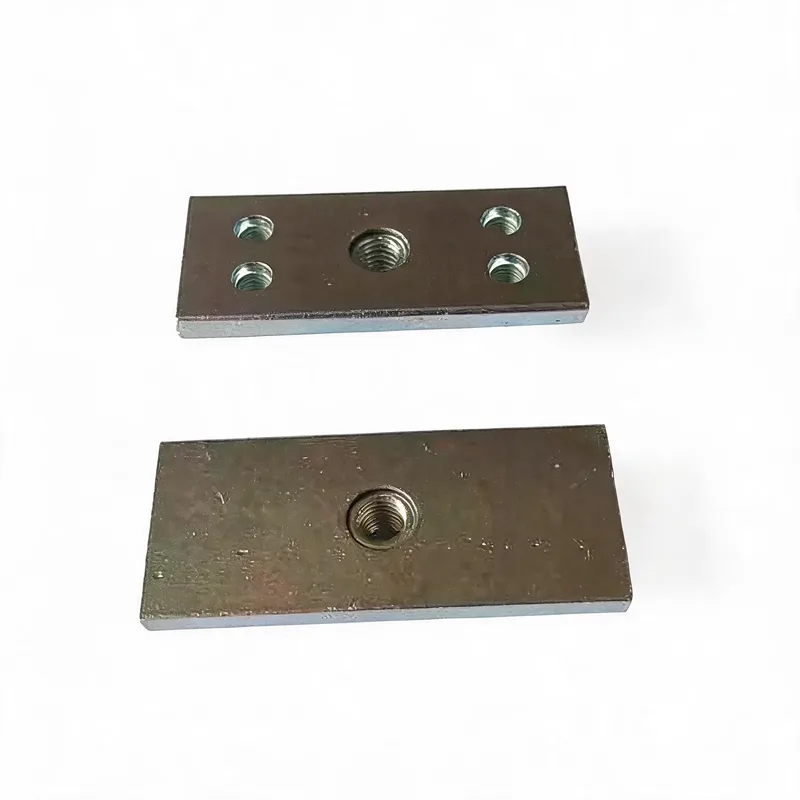 WQL-C twin welded base plate — angled view, zinc-plated steel — DIN 3015